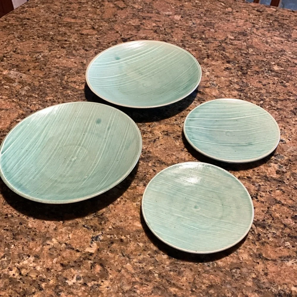 N/A pottery plates